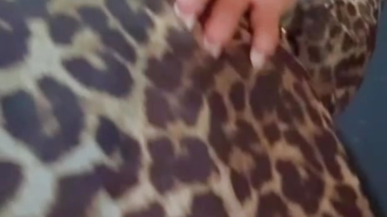 Just A Little Tease 😏💦 – video od webkamerové modelky LeylaBunny