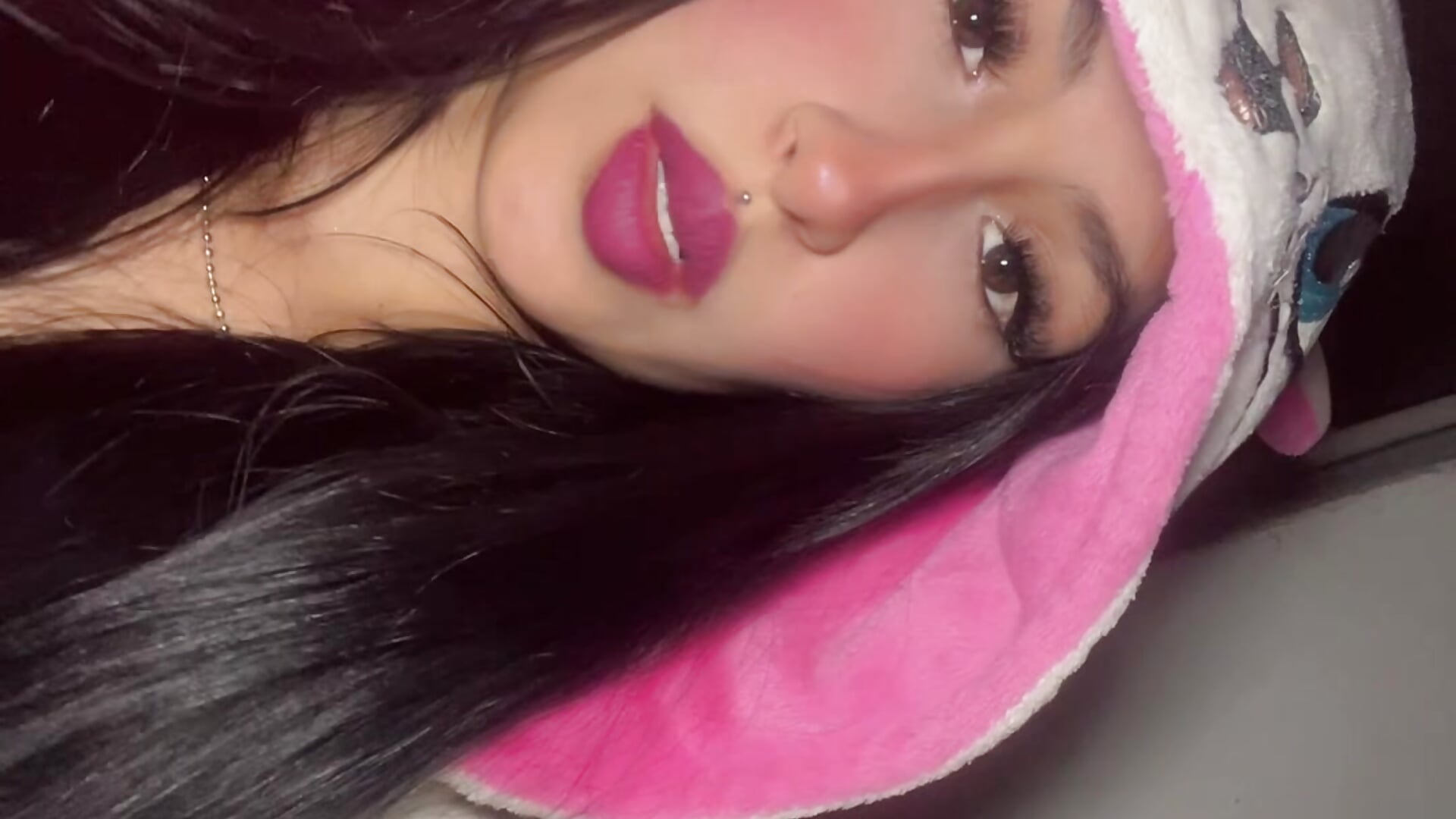 74f0ad7261c3468999a37c6a1ae40397 - video av Juli_roose cam-modell