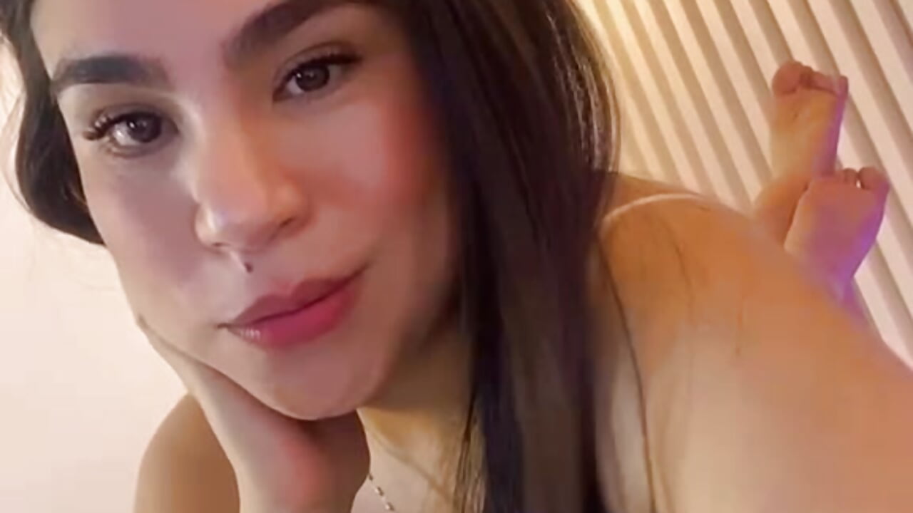 kisses my love😘 - video by ariiablake_ cam model