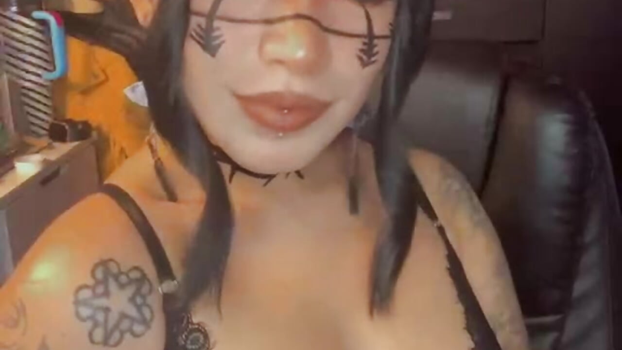 Come on Sempai 💕 – video modela na kameri Isiswaifu