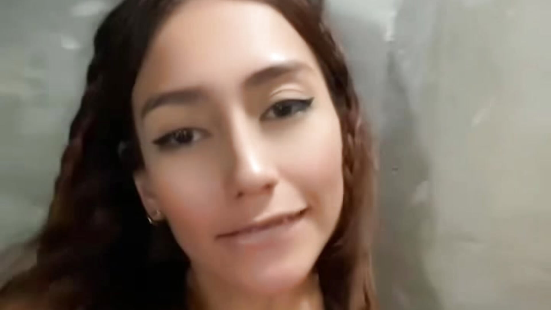 Horny in stairs in mall