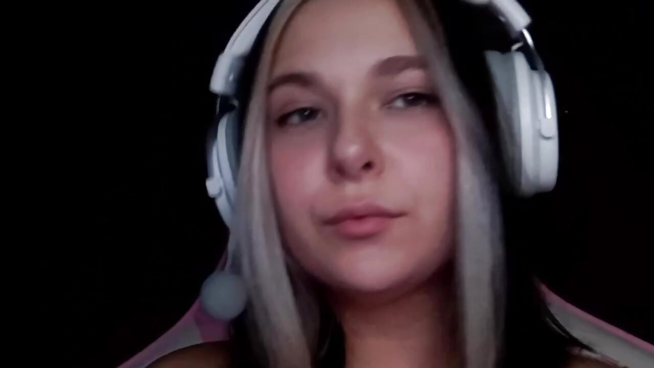 in 💙 - video av chloe_jenys cam-modell