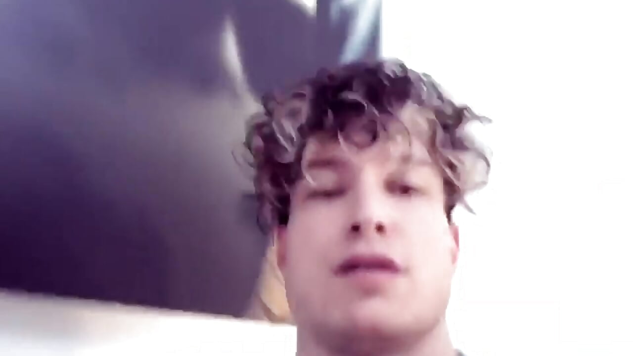 Feeling bored? Come into my room - vídeo de Ethan_Joy