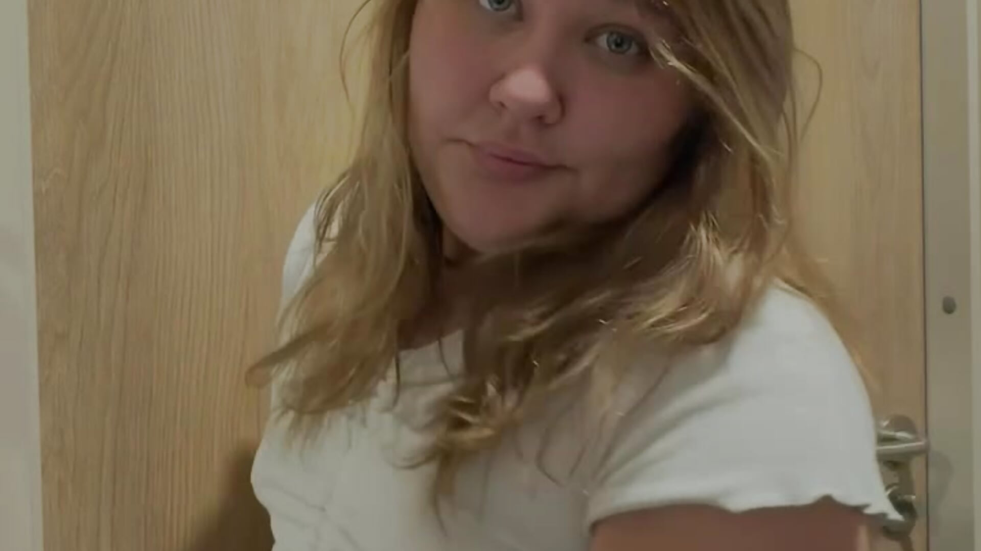 <3