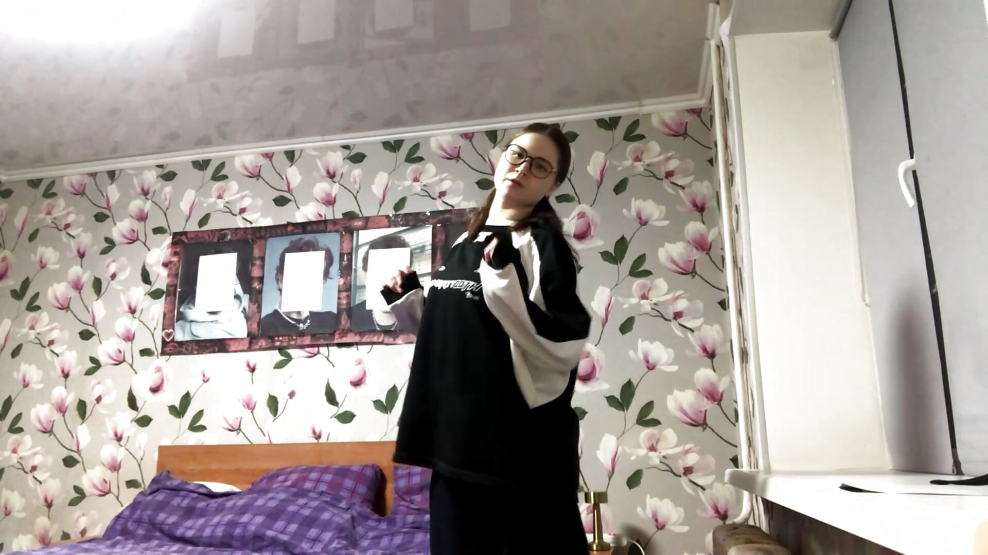 Eye contact - video oleh ElodiaHitzeman