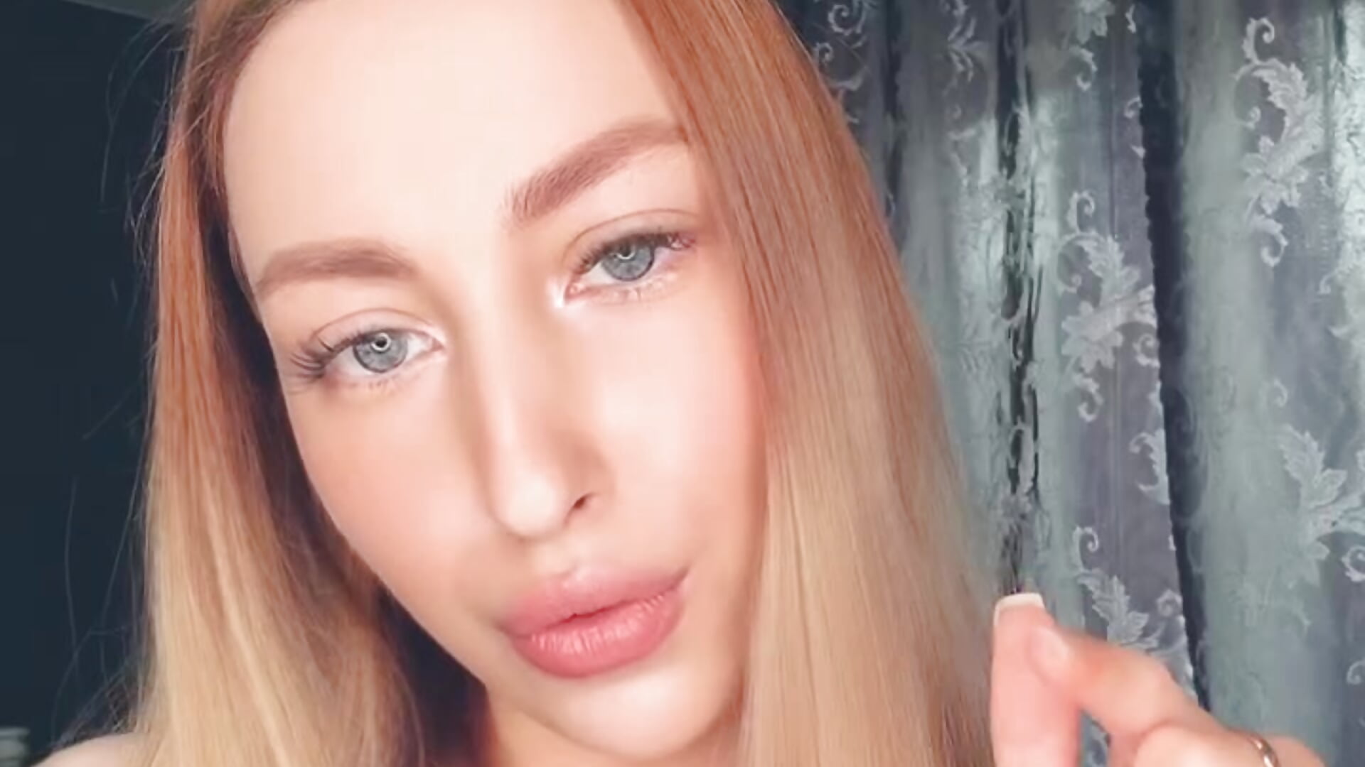 I love to sing - סרטון של MonnieGuittennez, דוגמן/ית מצלמה