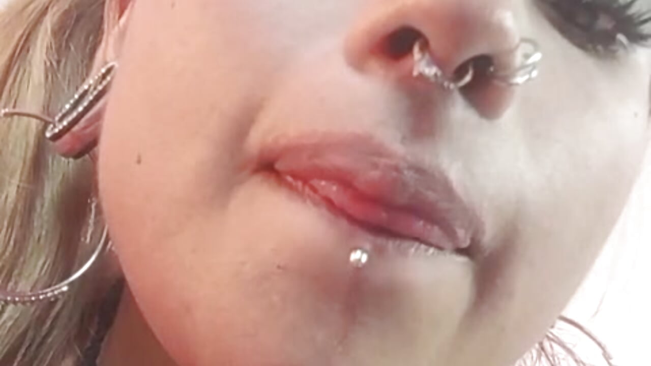 ⭐Piercing⭐ - video của người mẫu cam mantis_winne