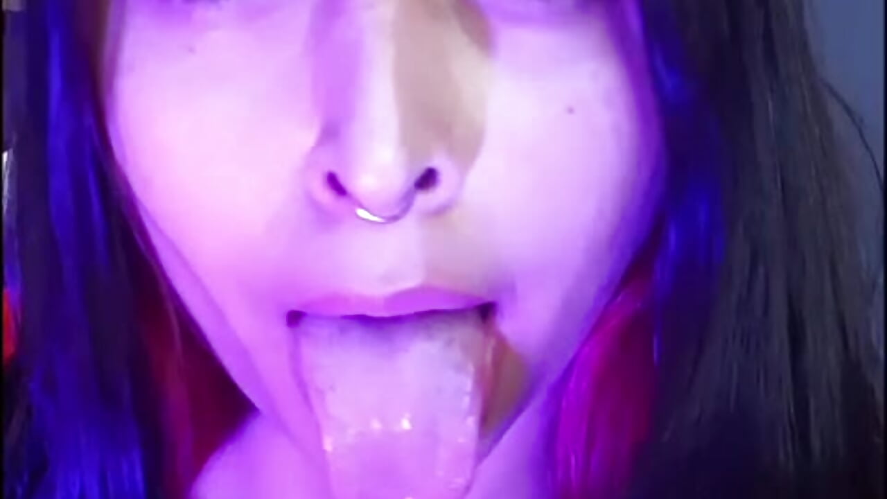 🤤 — filmik Amapola_Mistic, modela(-lki) na kamerkach