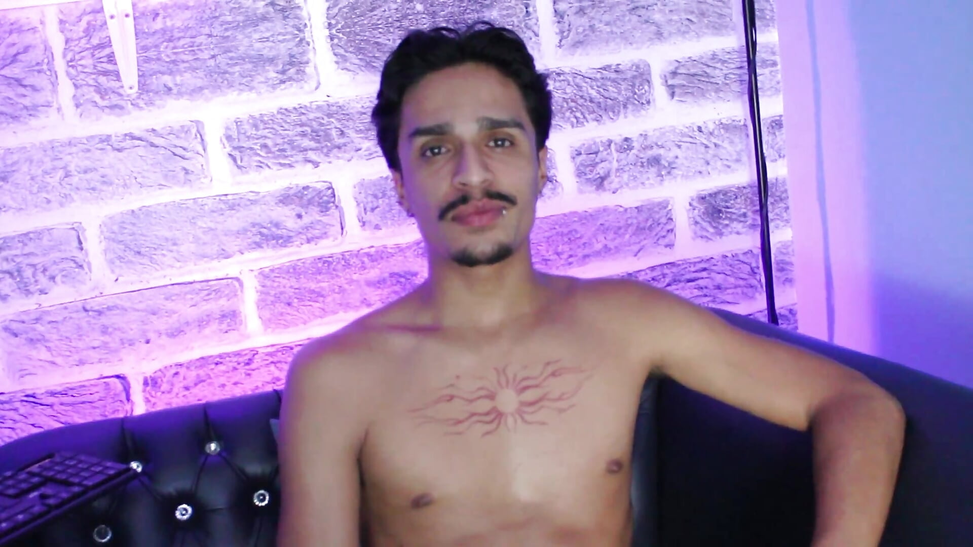 Vídeo  8495 de modelo de vídeos Axxel_Monroy – em alta