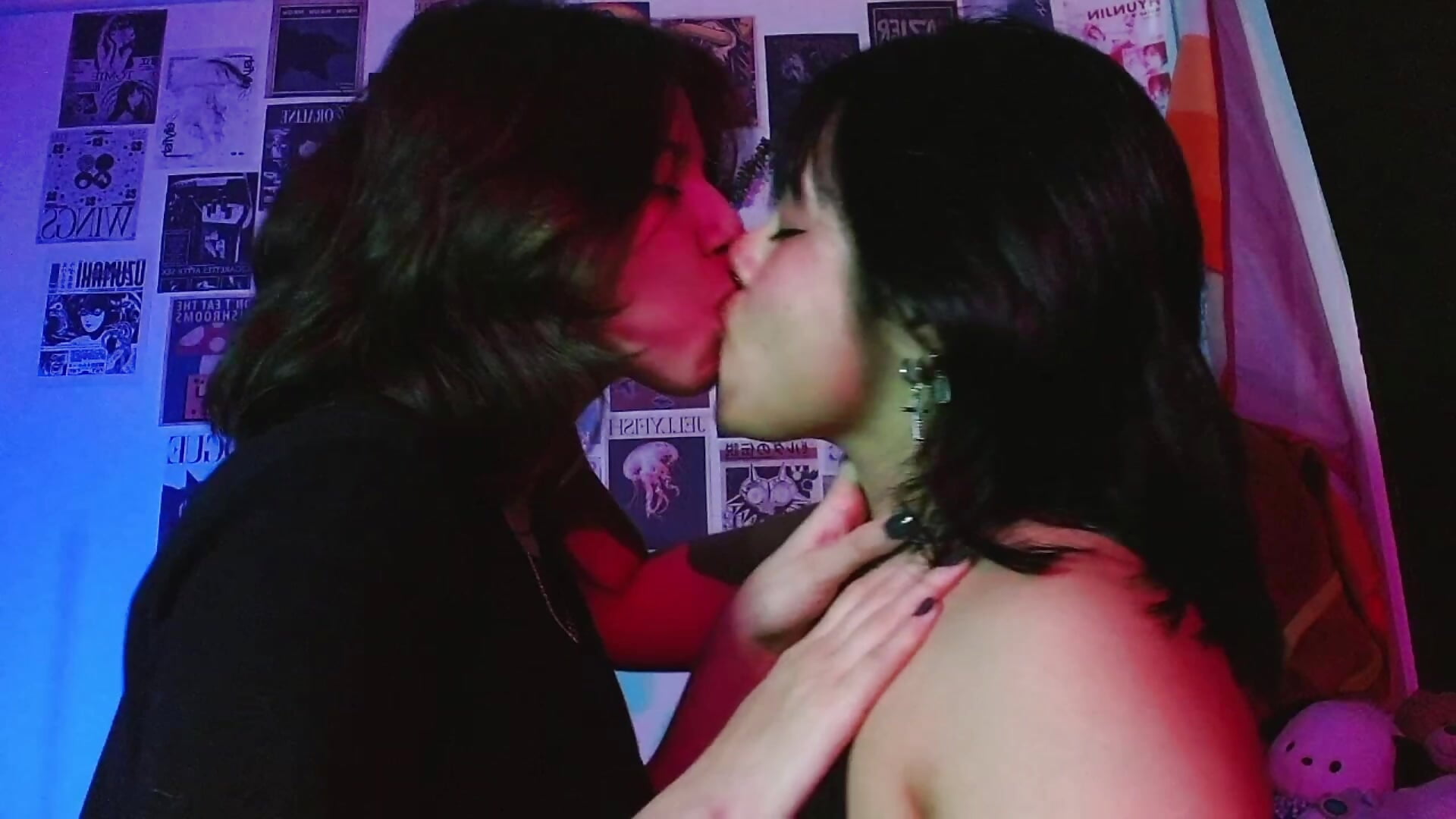 Kiss – video modela na kameri CherryandJulz