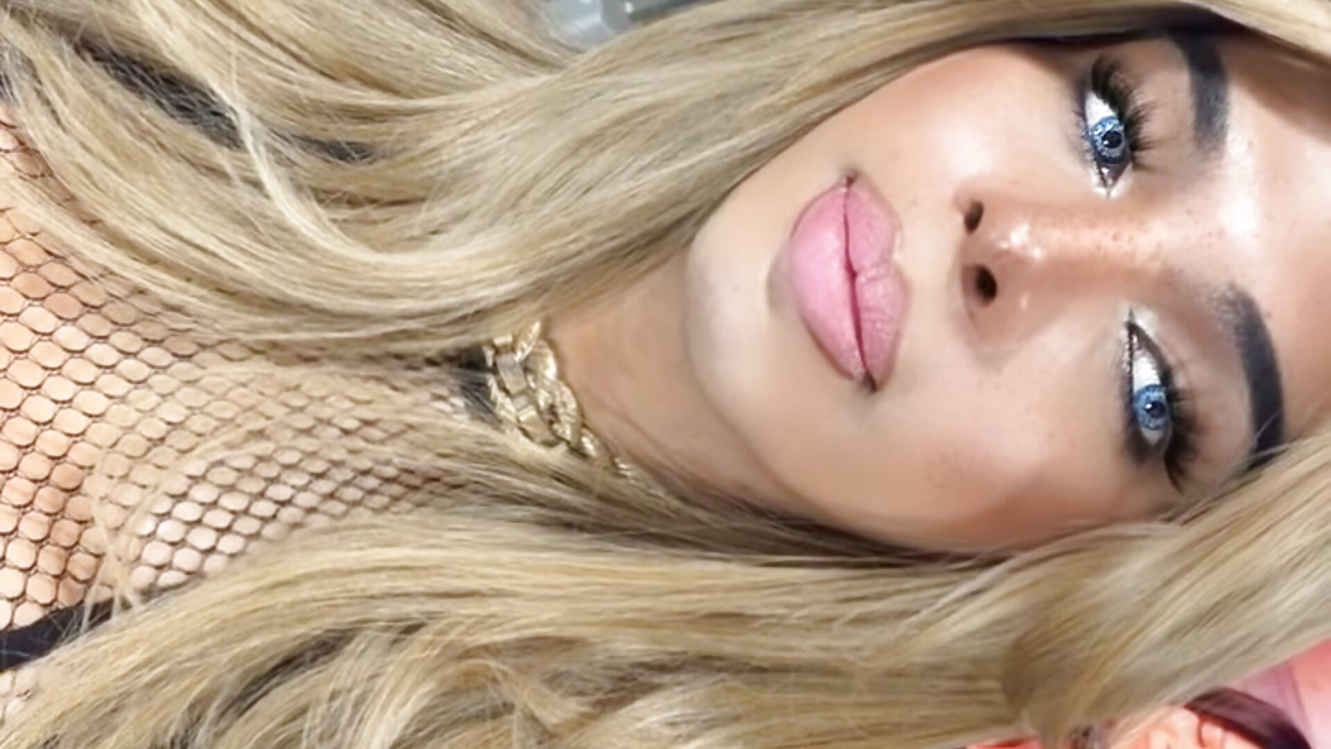 This is what you deserve - βίντεο μοντέλου Hail2urMixtress