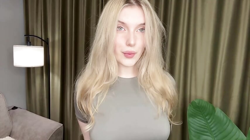 Lipsinging – video modela na kameri ShaddedAdobe
