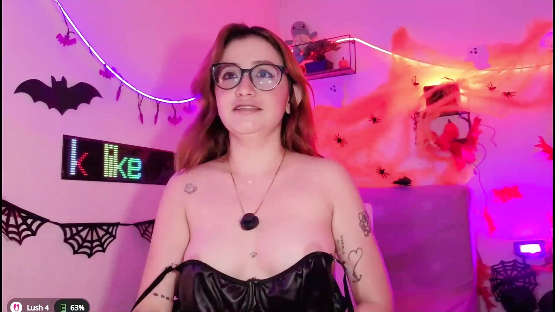Flashing tits - Jennplay777 的视频