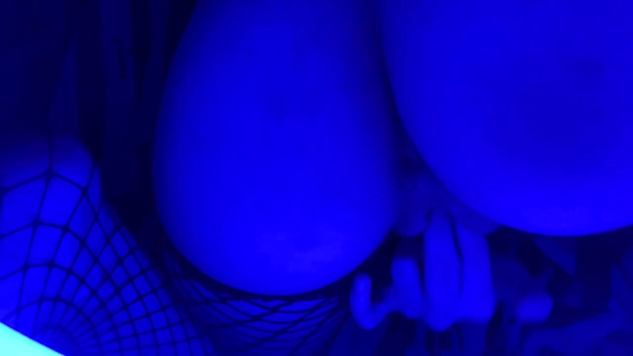 squirt－カメラキャストのNikkkiPurrの動画