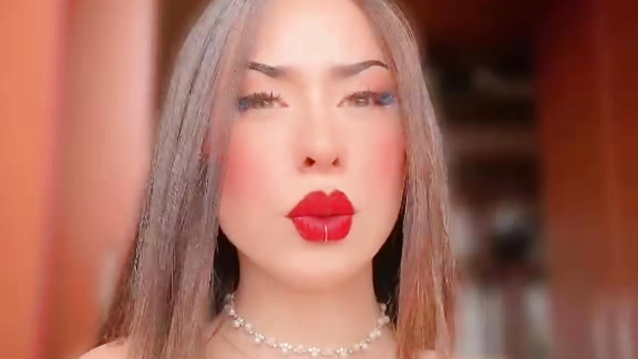 hey bby - video di chantall_tay modella di cam