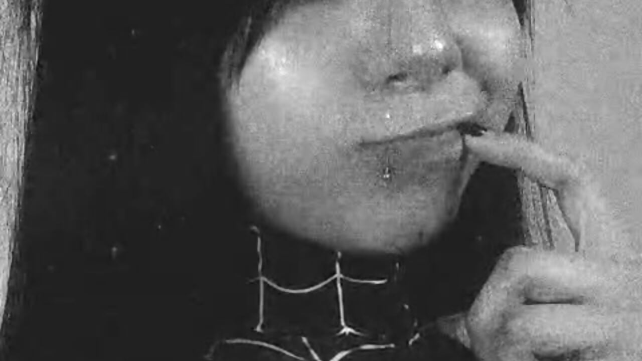 profile-intro-video-1791928746 - video by SoyMarii cam model