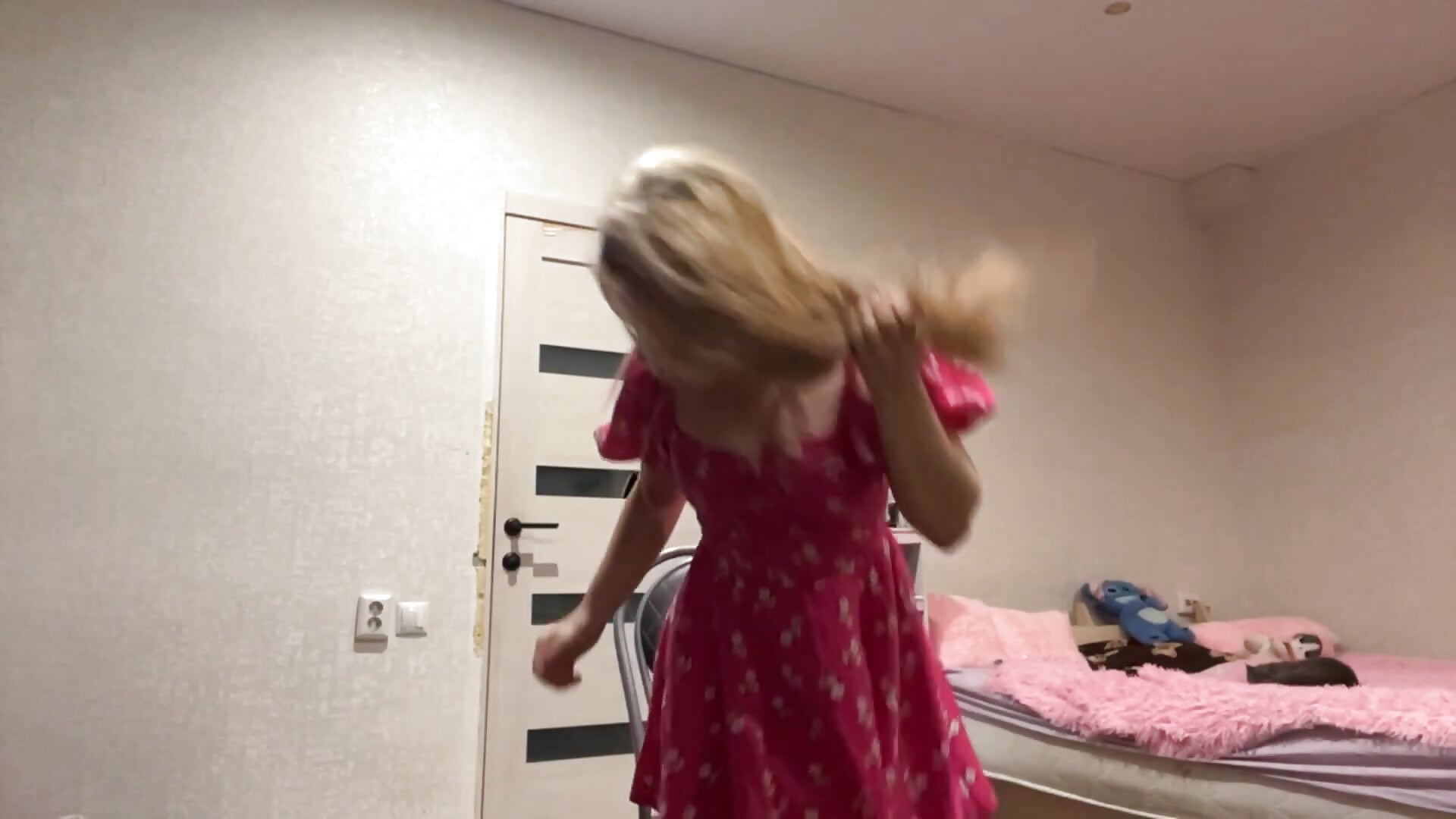 red dress queen — filmik TierraTrell, modela(-lki) na kamerkach