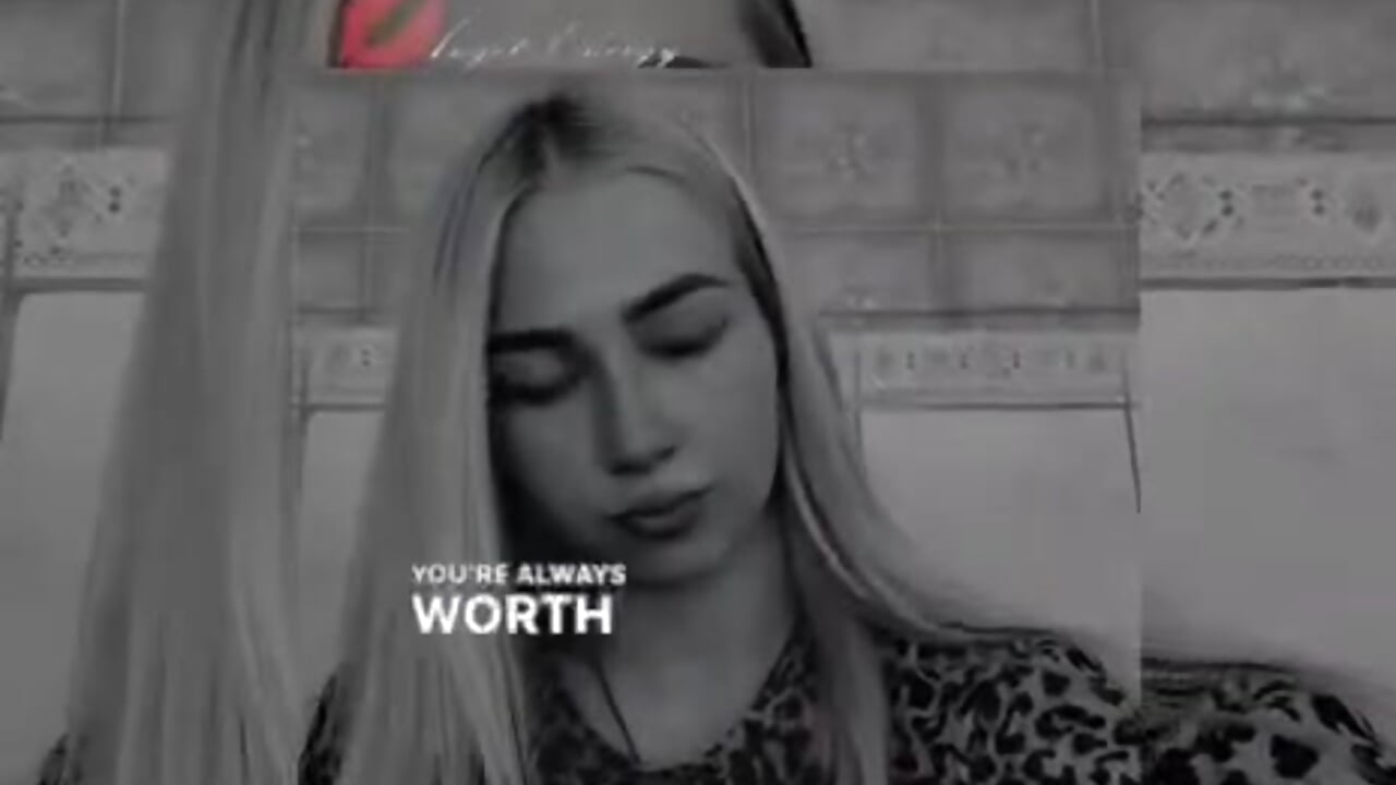 Hii <3 – video od webkamerové modelky SungDierks