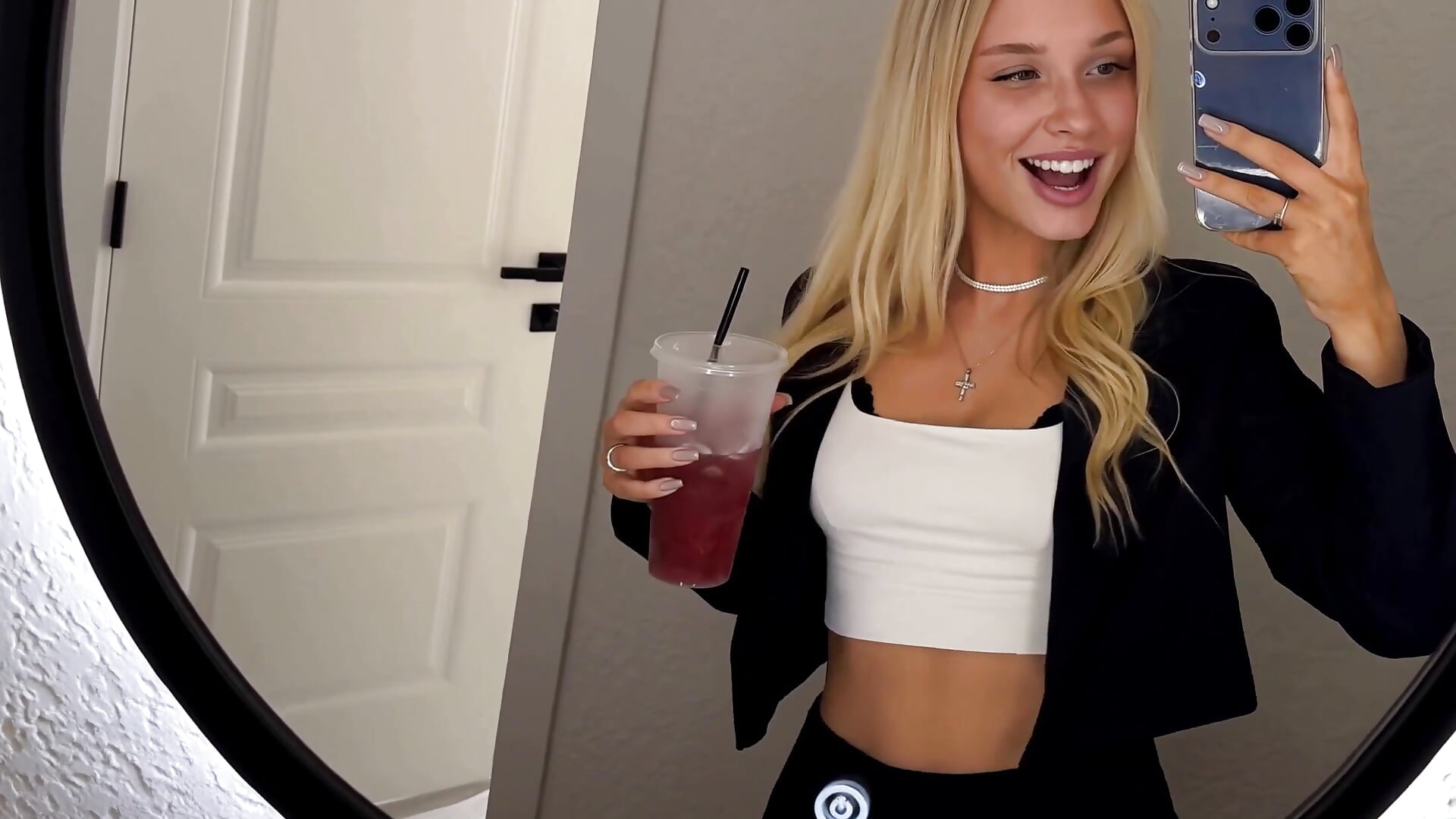 video_1 - video by AlaneMorowski cam model