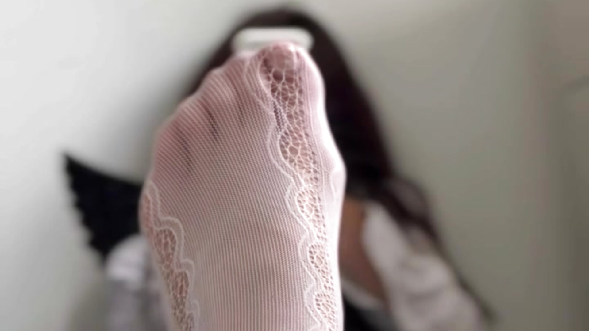 🦶🏻 - відео від вебкаммоделі angel_dollyyyy