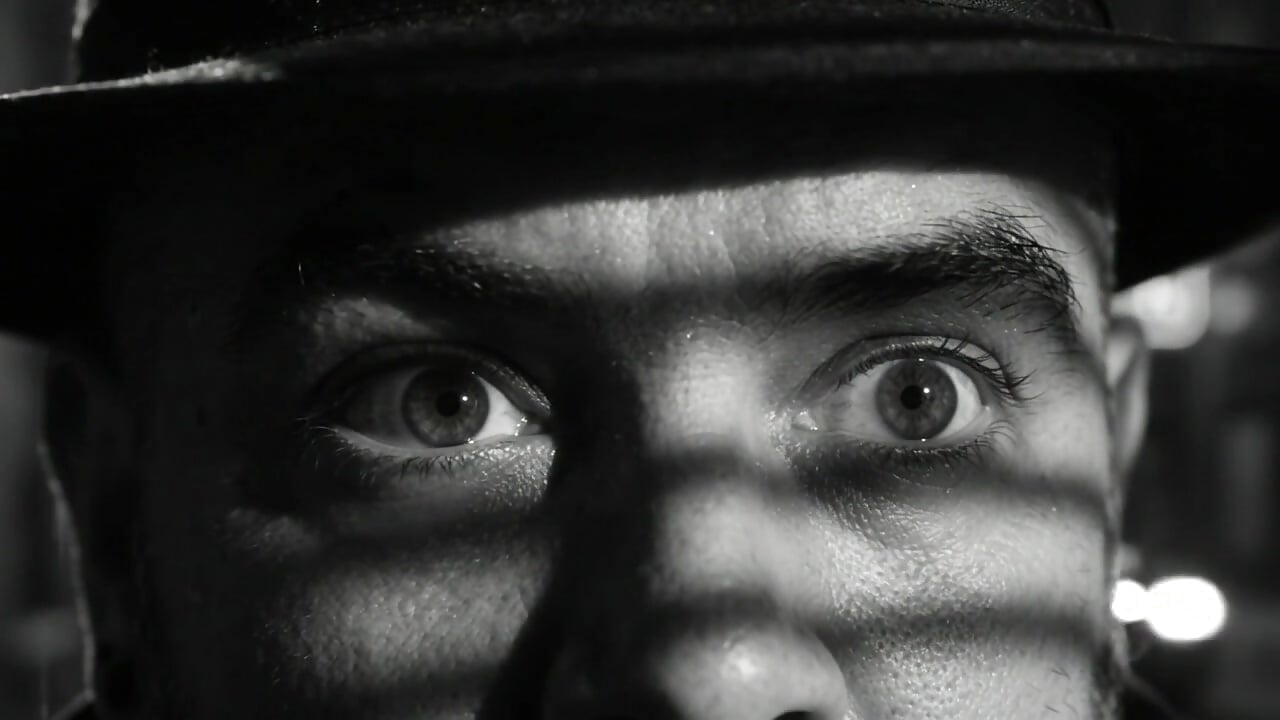 The Eyes Chico 🎱🍀 - clip cu beardead model videochat