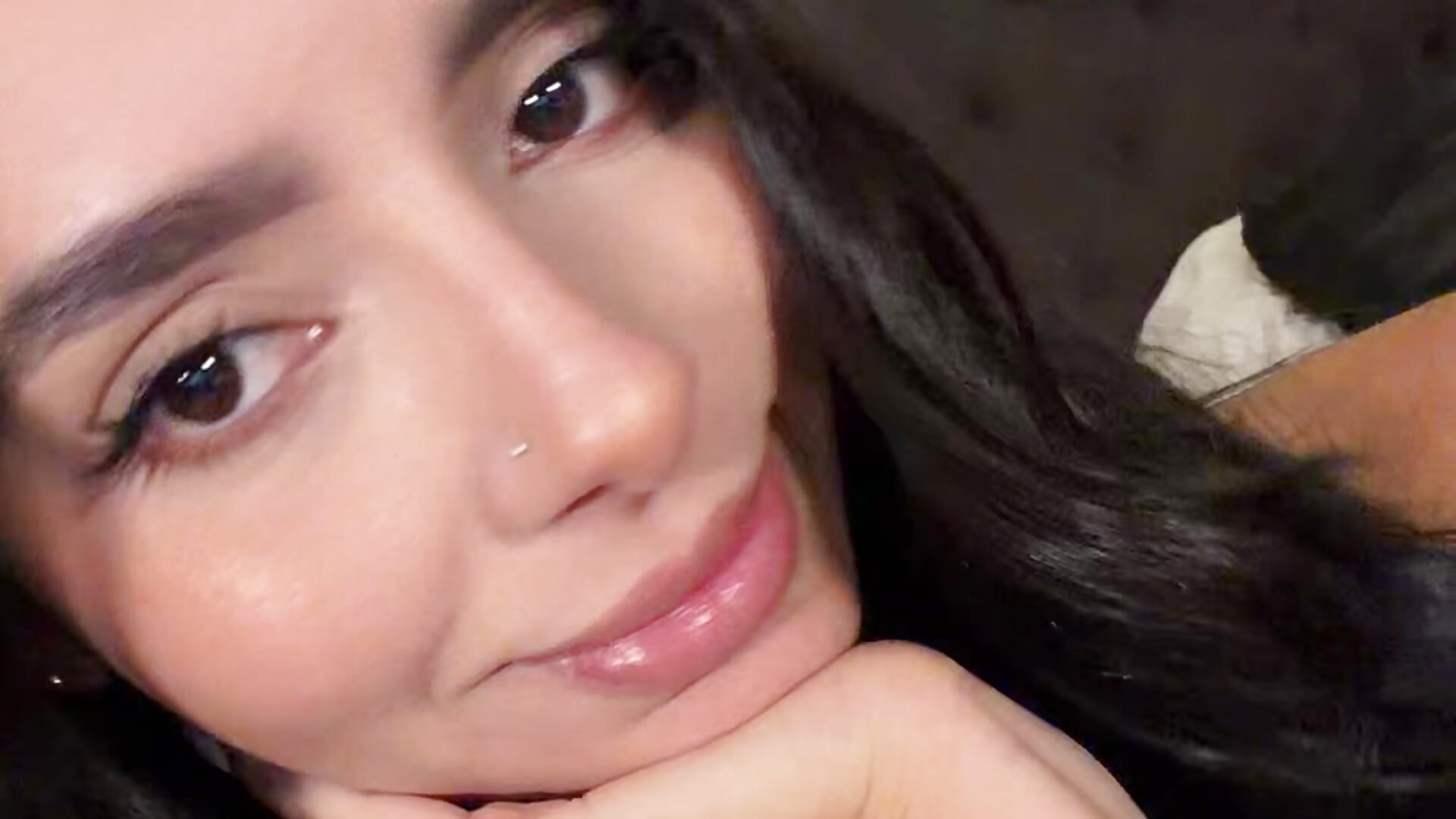 7B8EAB72-57C0-464E-A75F-0F01B832D615 – video modela na kameri ValentinaMilanX_