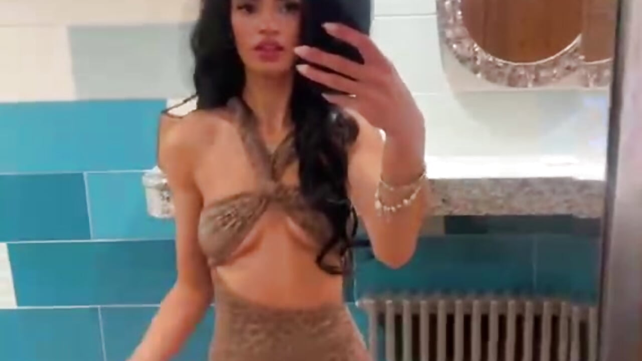 Hey 💕✨ - video by bellabeaa cam model