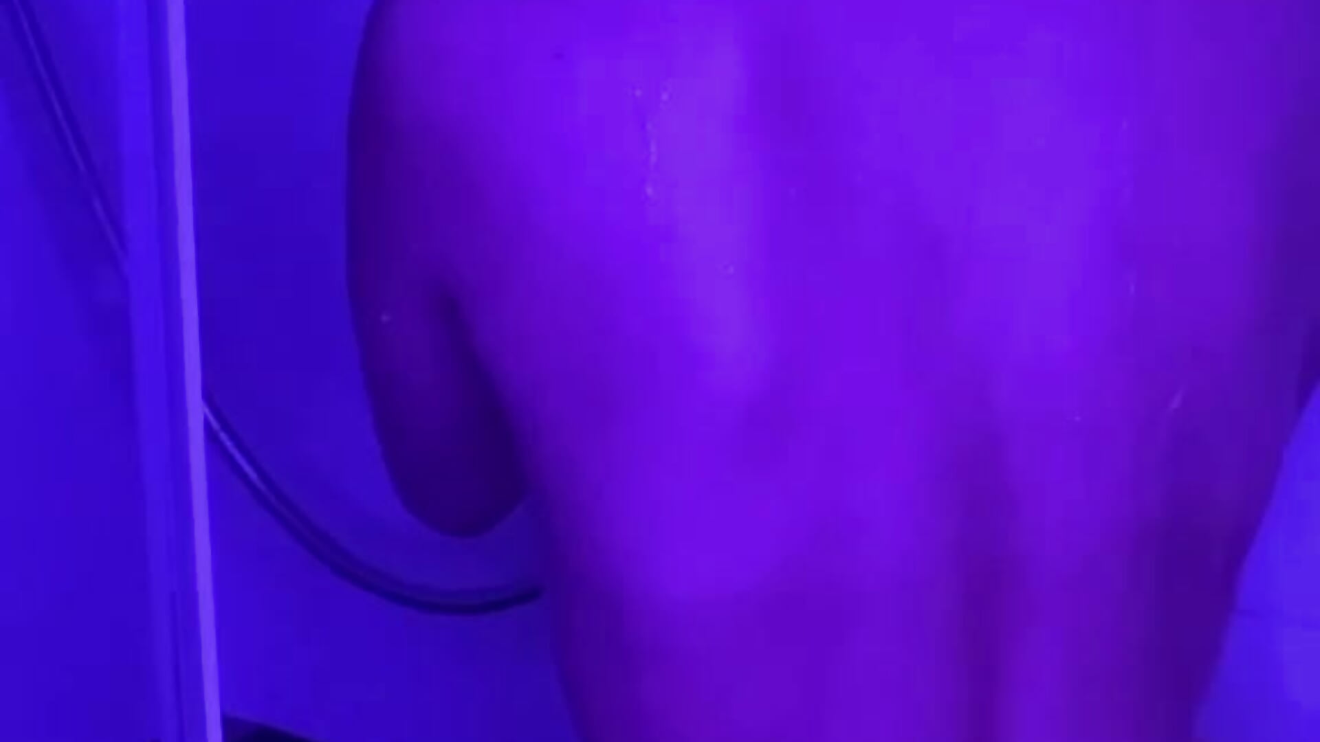 shower? - clip cu BUTTERFLYSNAKE model videochat