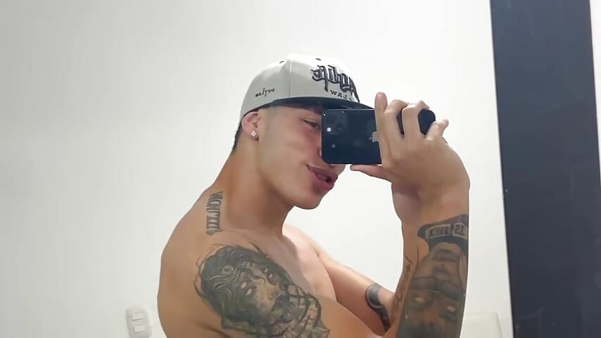 my body - video oleh Velvet_Ink_ kamera model