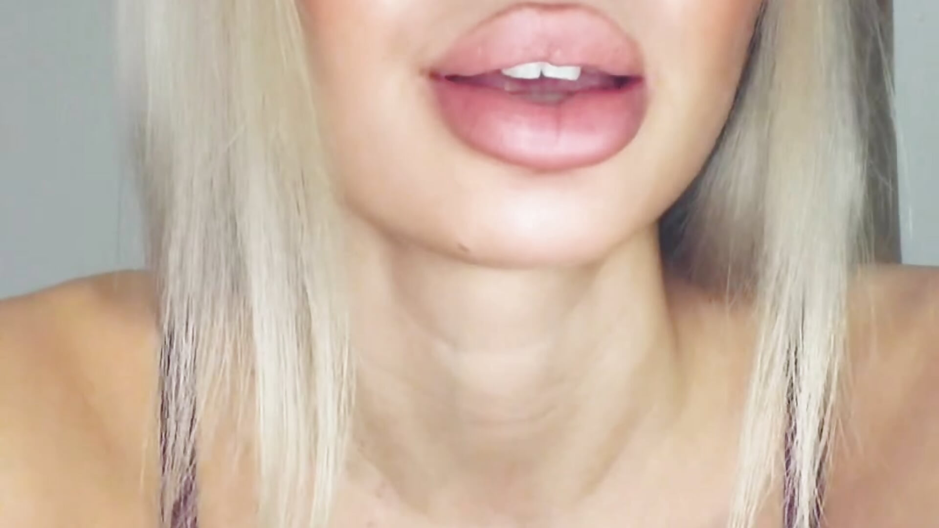 <3 - WavaHessler adlı kamera modelinin videosu