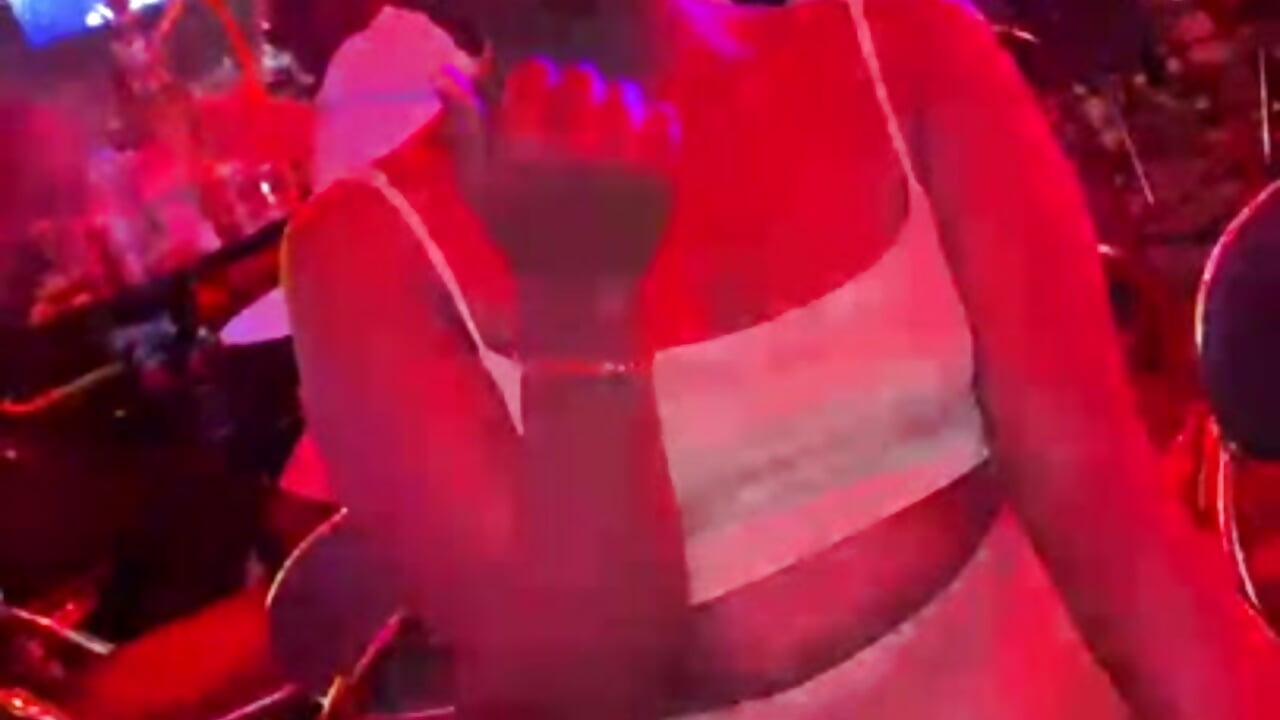 Slutty Bitch💦– Zurivelvet kameramodell videója