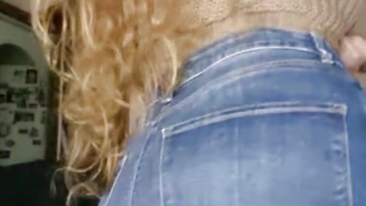 cute jeans - video di olivia_a1 modella di cam