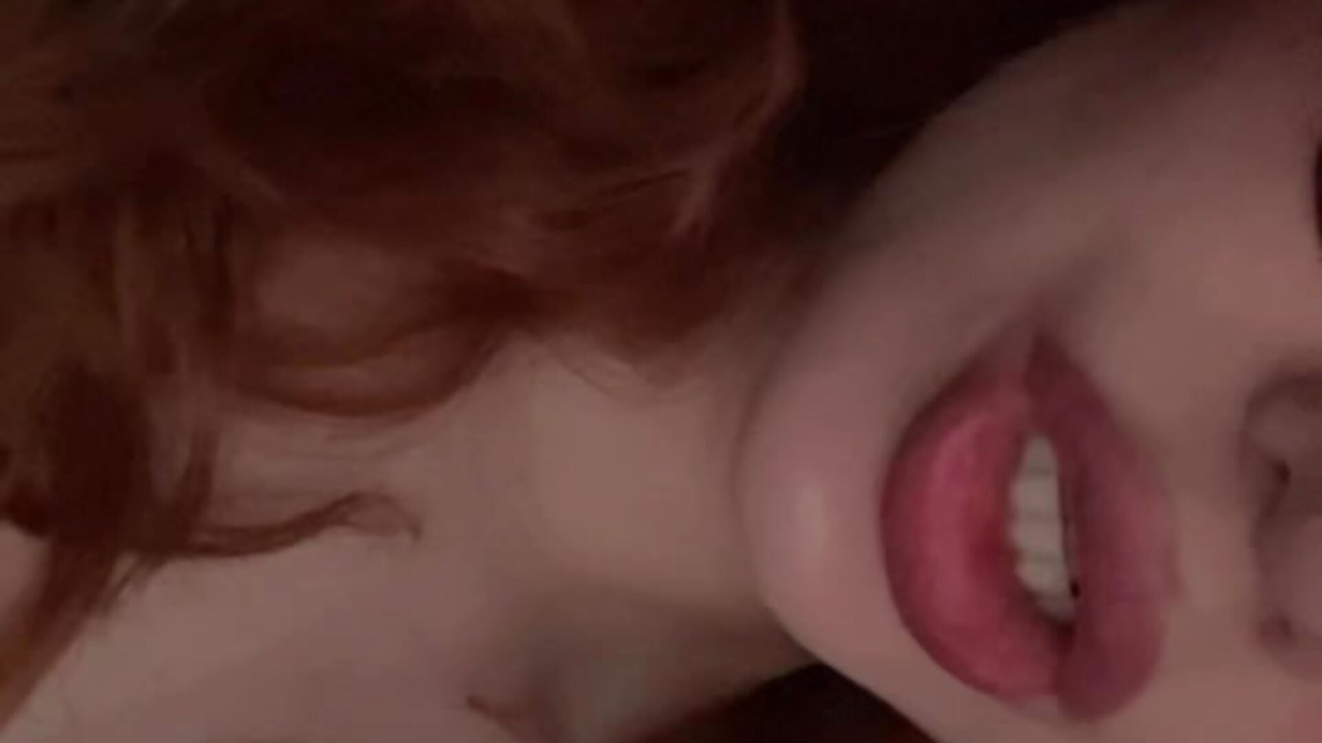 lips– DulcieVacio kameramodell videója