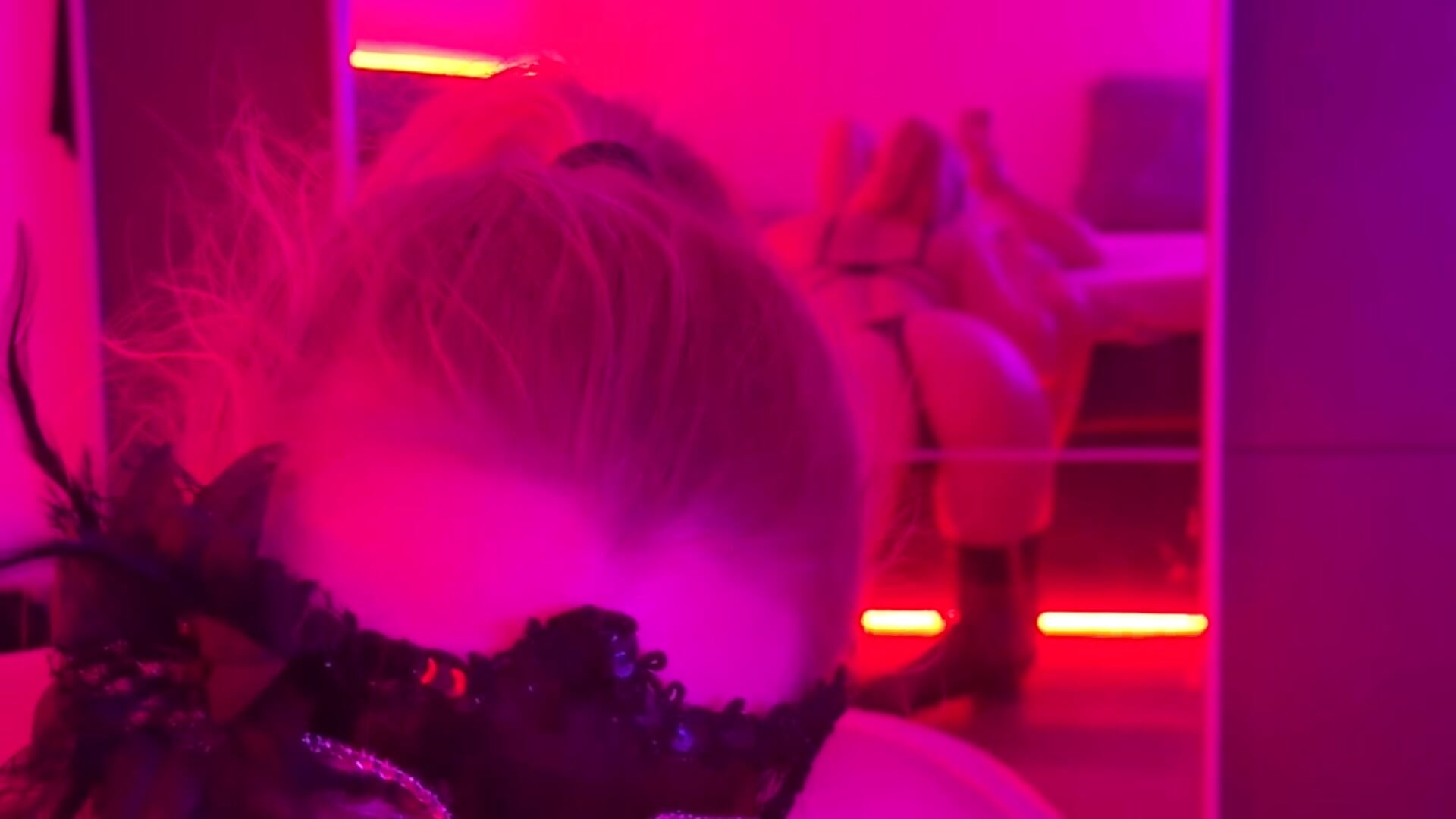 lick balls - فيديو من viceXspice