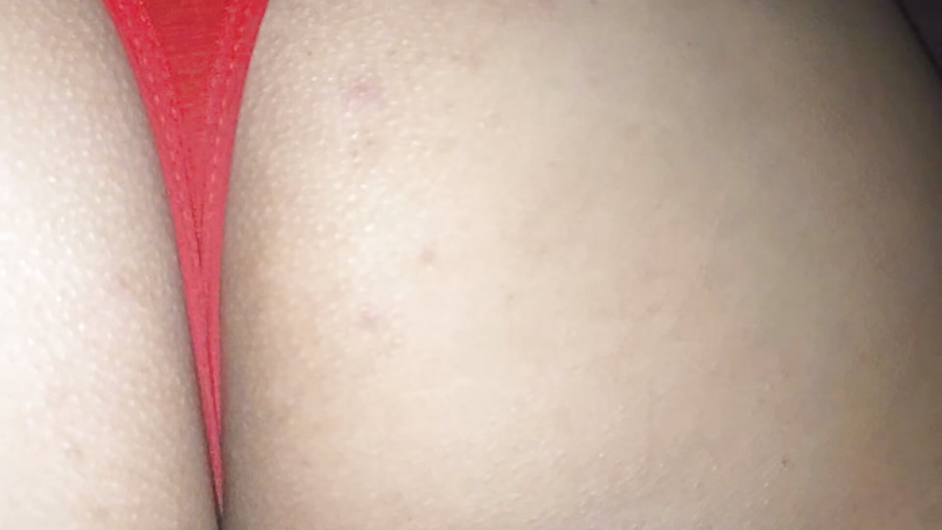 Acostada – video af larompecorazo