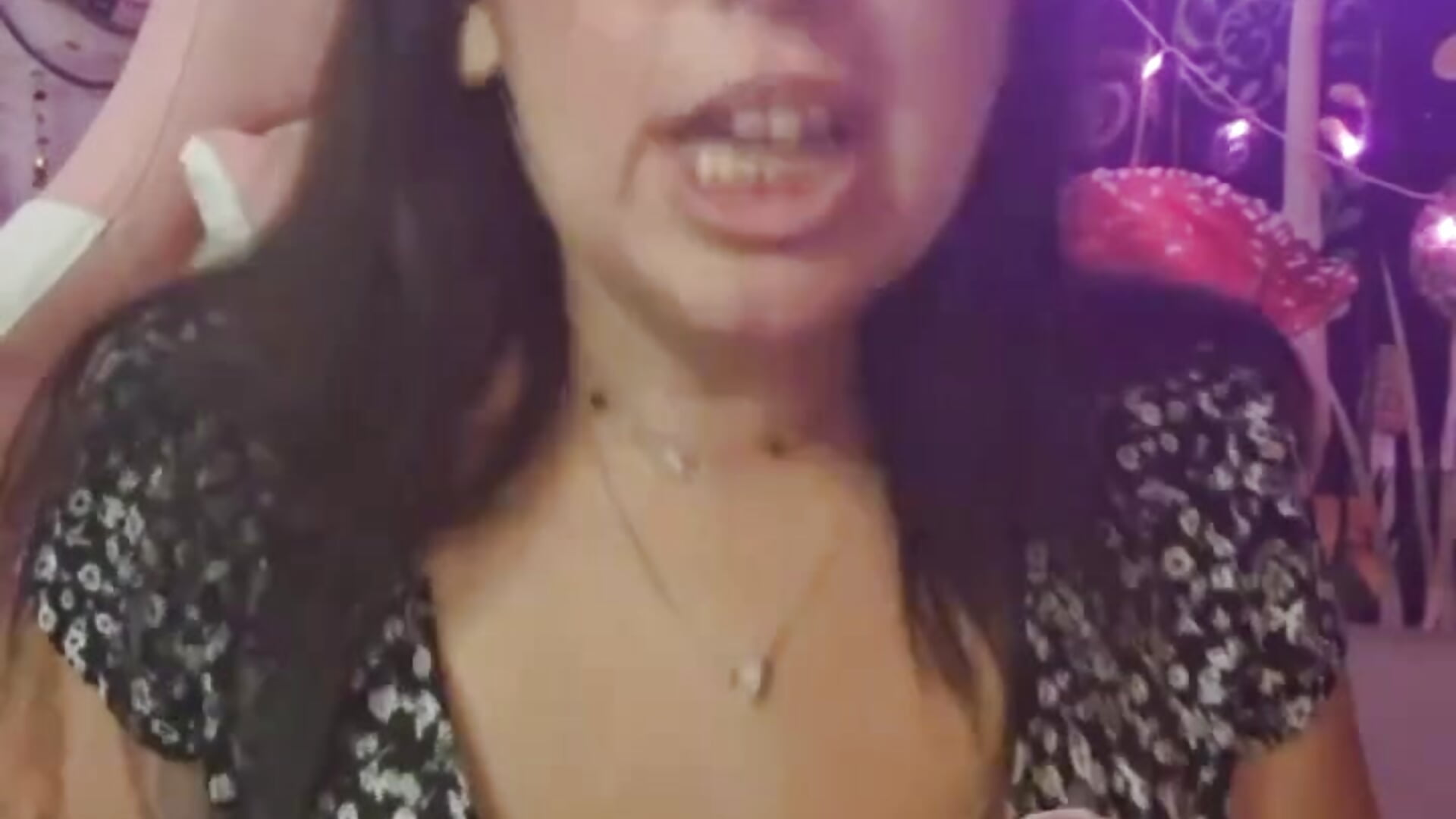 Gifts - video by trippytrish18 cam model