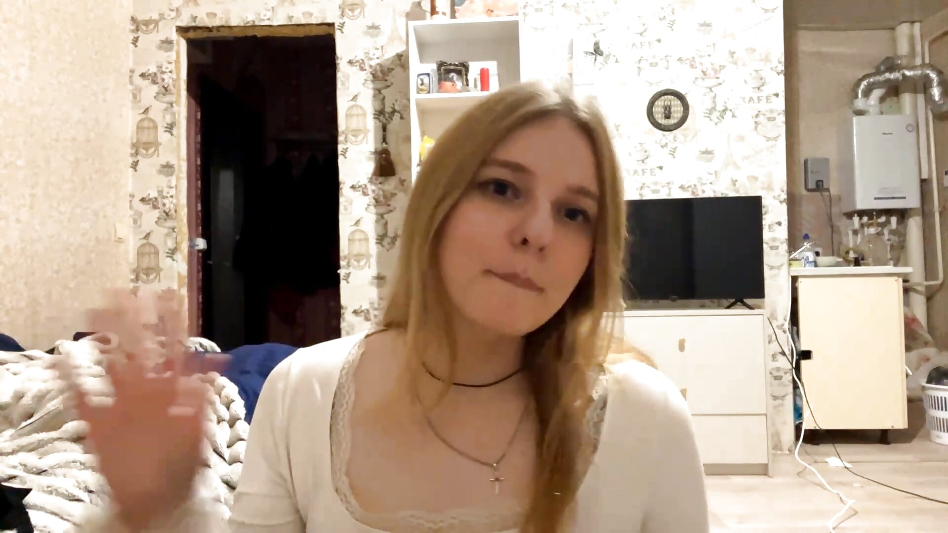 Hello ^_^ – video modela na kameri MickeyAshland