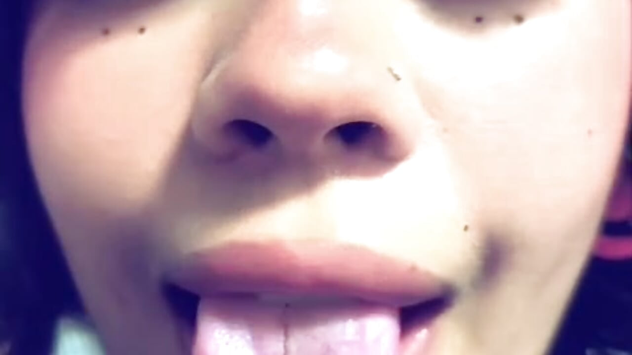 pircing violett - Vídeo de Violet_Blakee, modelo de vídeos