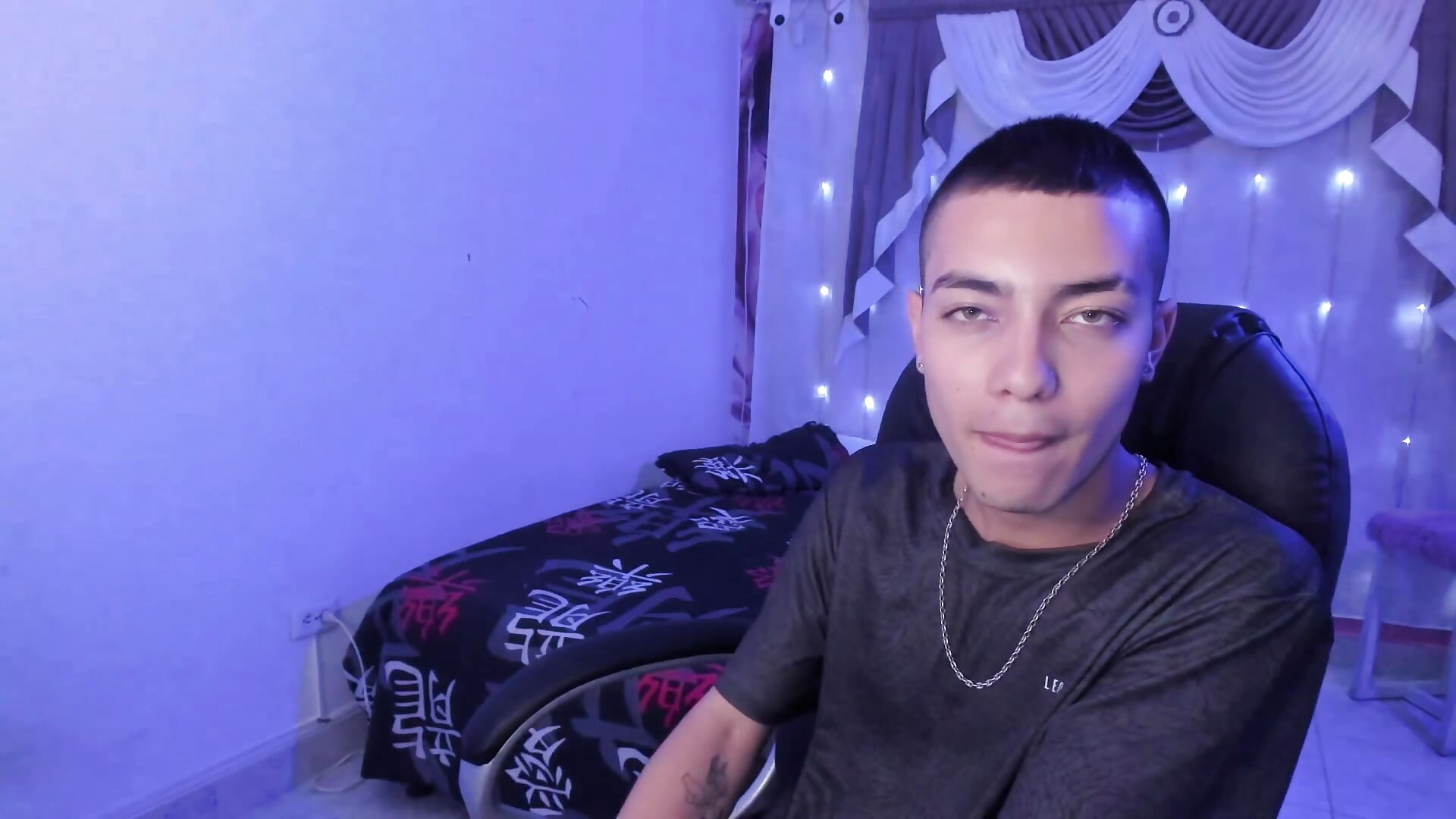 Looking Sexy - video od modelky/modela Dereckk_Boy88