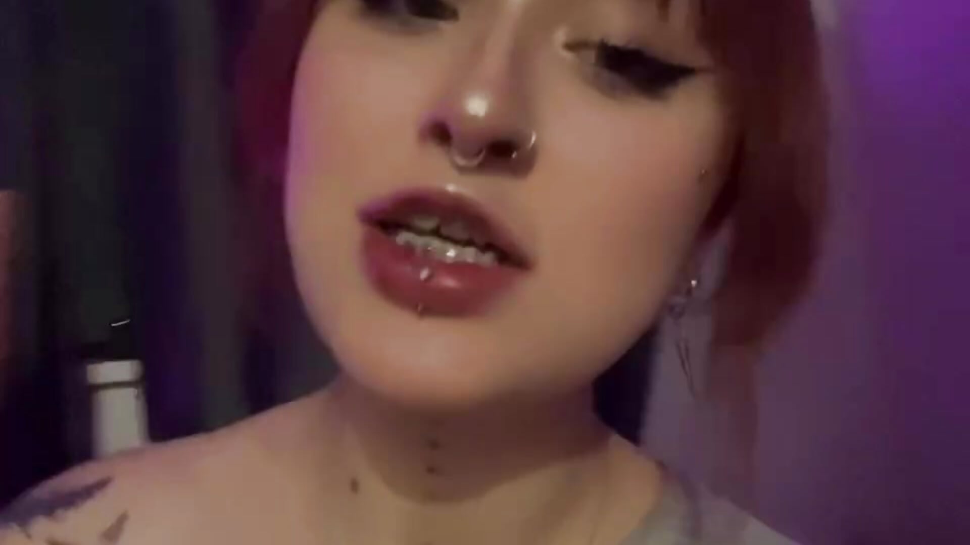 lip to lip– Lovelobotomy kameramodell videója