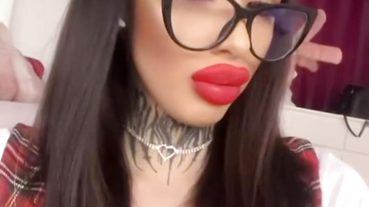 red - video của người mẫu cam FoxxieLolla