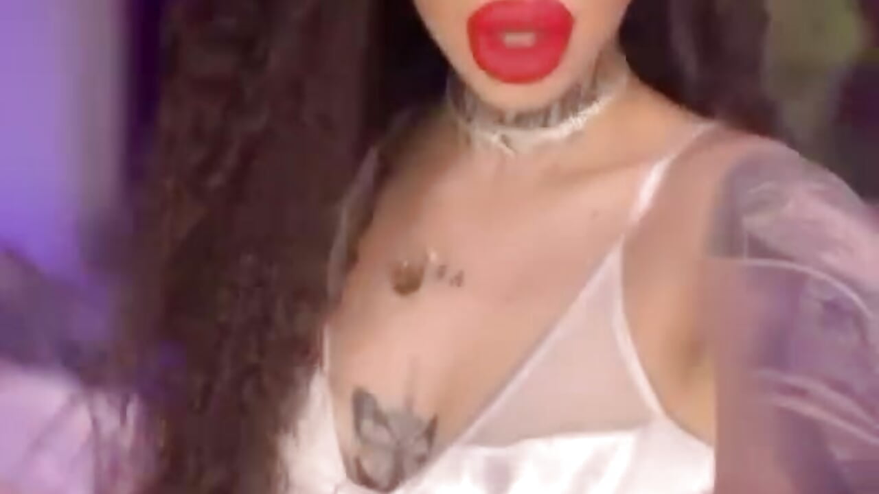another one - video của người mẫu cam FoxxieLolla