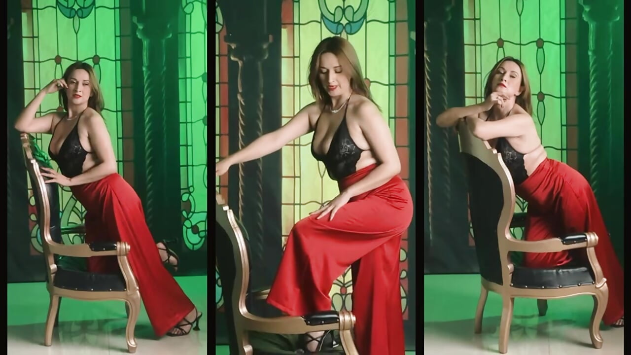 Casually Pretty In Red💖 - video av charlote_se cam-modell