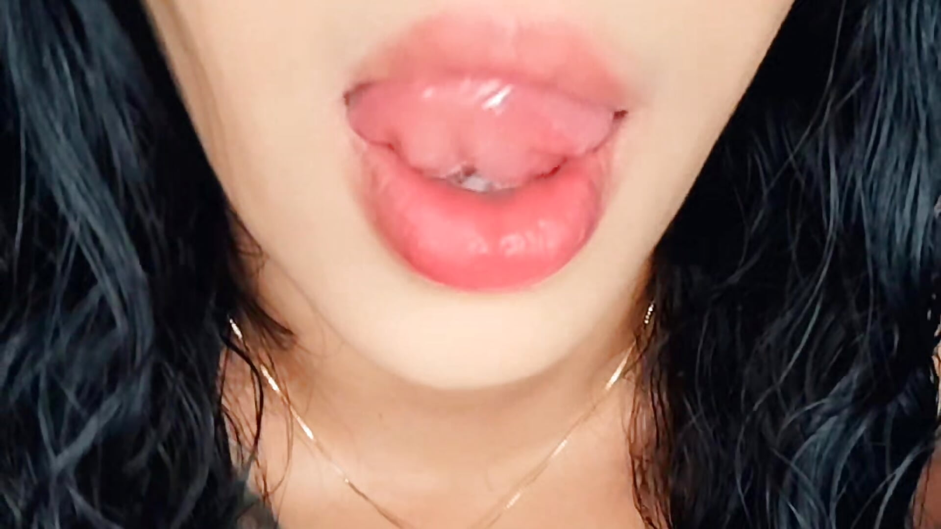 The thong is removed or run?? - video by Sophialovex23 cam model