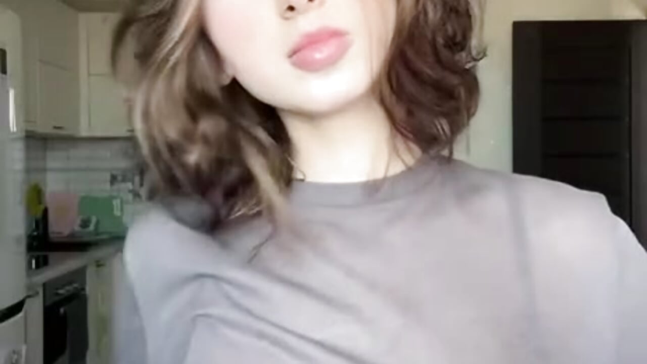 💞 𝒮𝑜𝒻𝓉 𝒶𝓈 𝒮𝒾𝓁𝓀 🎀 – video modela na kameri SoInscore
