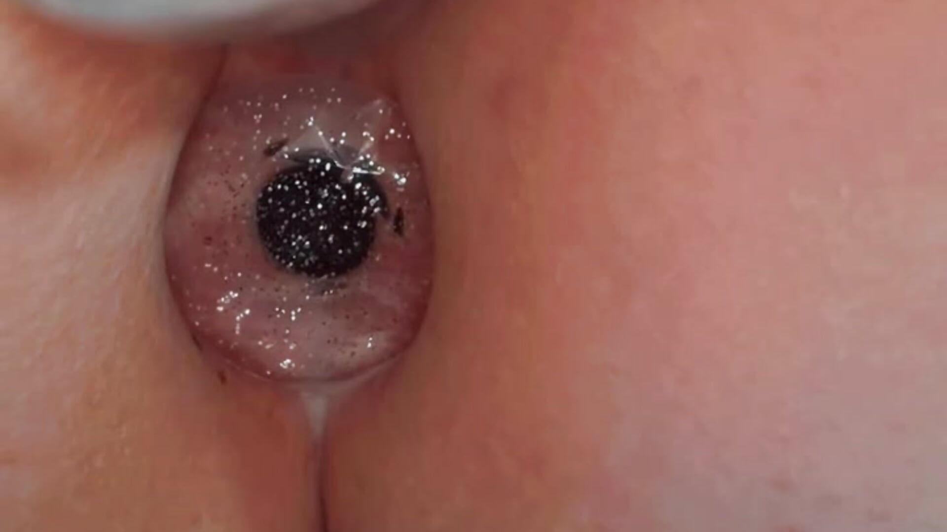 Close up DP toy fun 💋 - סרטון של Scarlett_noir-888, דוגמן/ית מצלמה