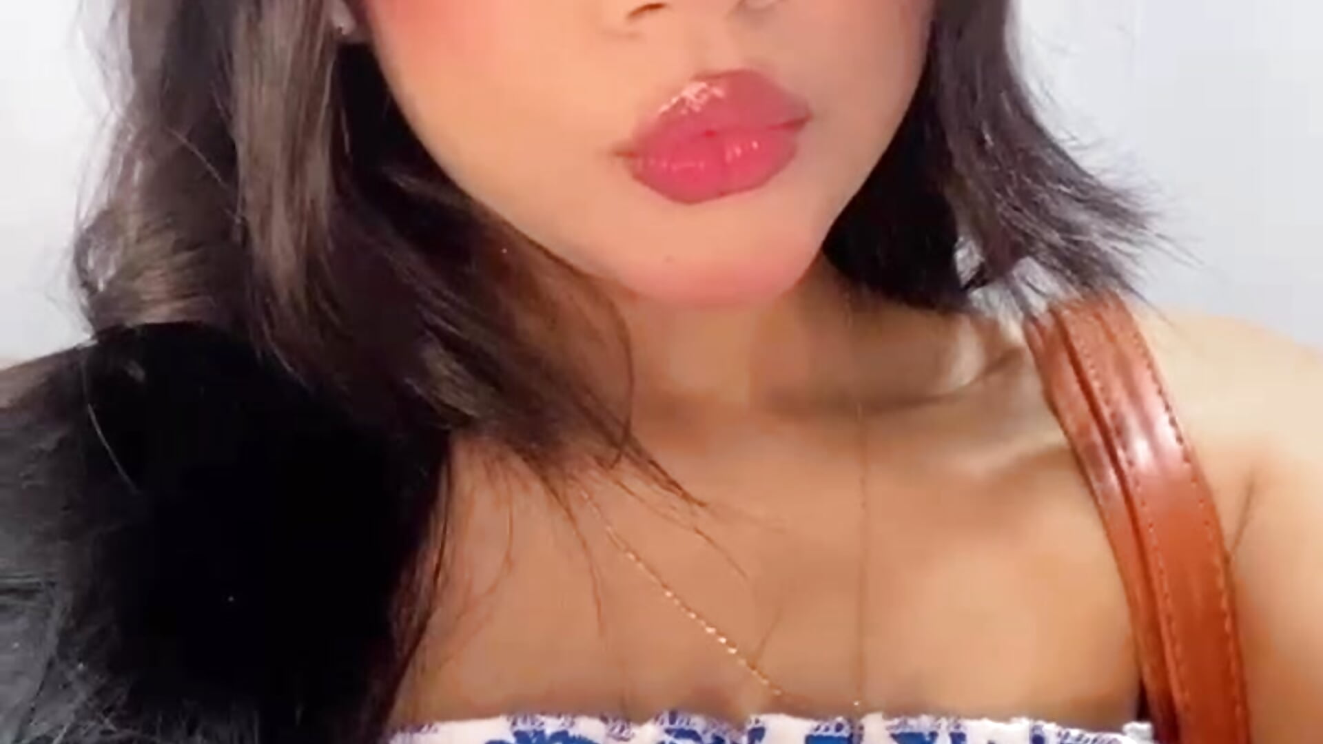 Kisses - Vídeo de Yourprincess19_, modelo de vídeos