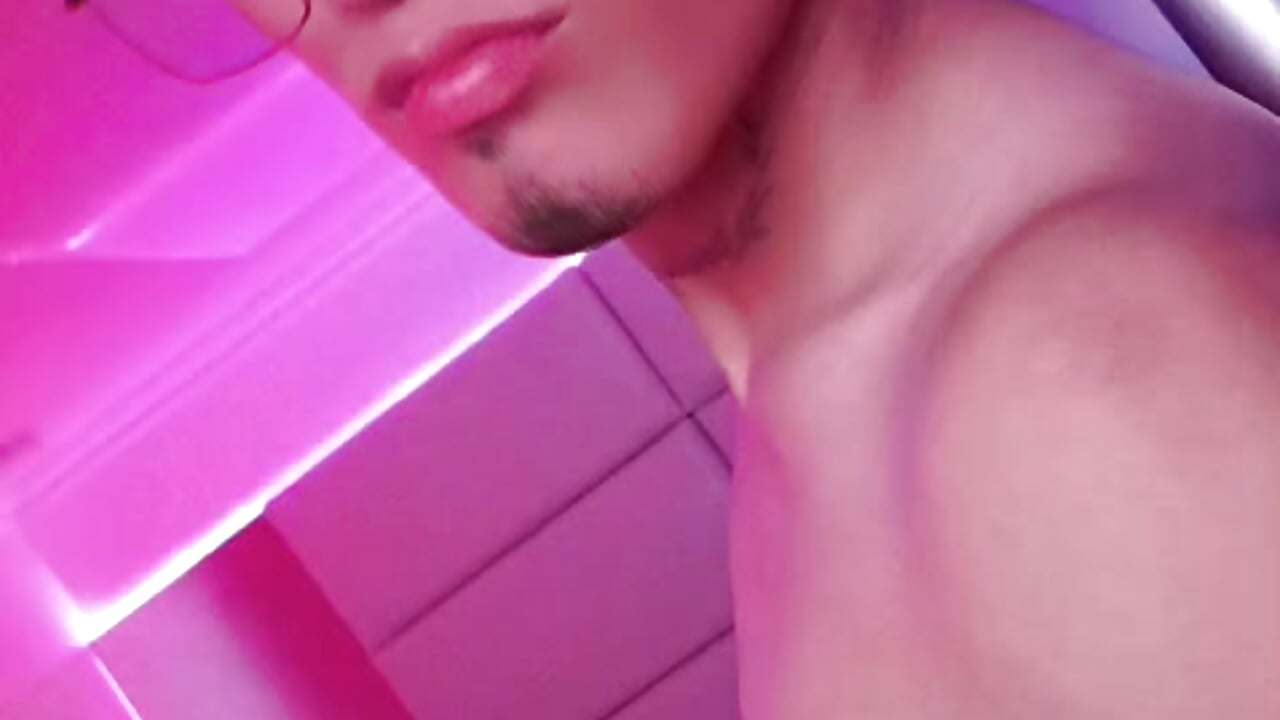 My chest 😏 - video oleh model kamera smith_dante