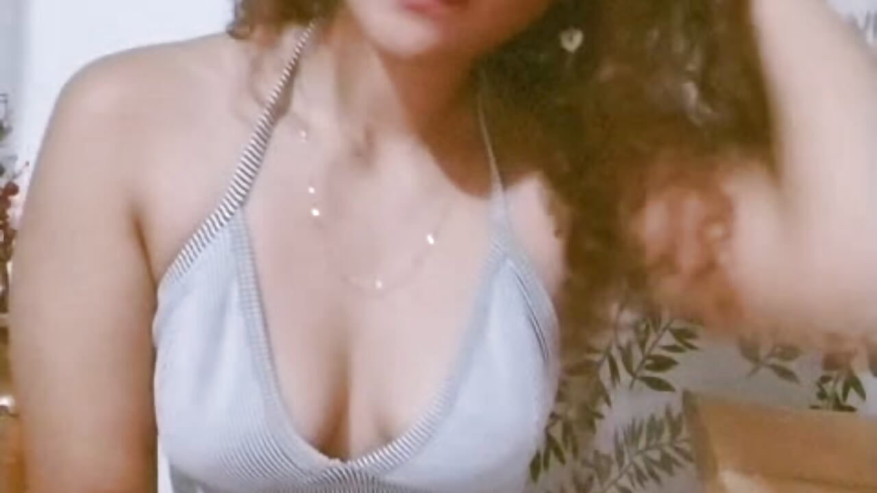 Do you want to get to know me a little better? 💋 - vidéo du modèle de showcams Honneysweet06