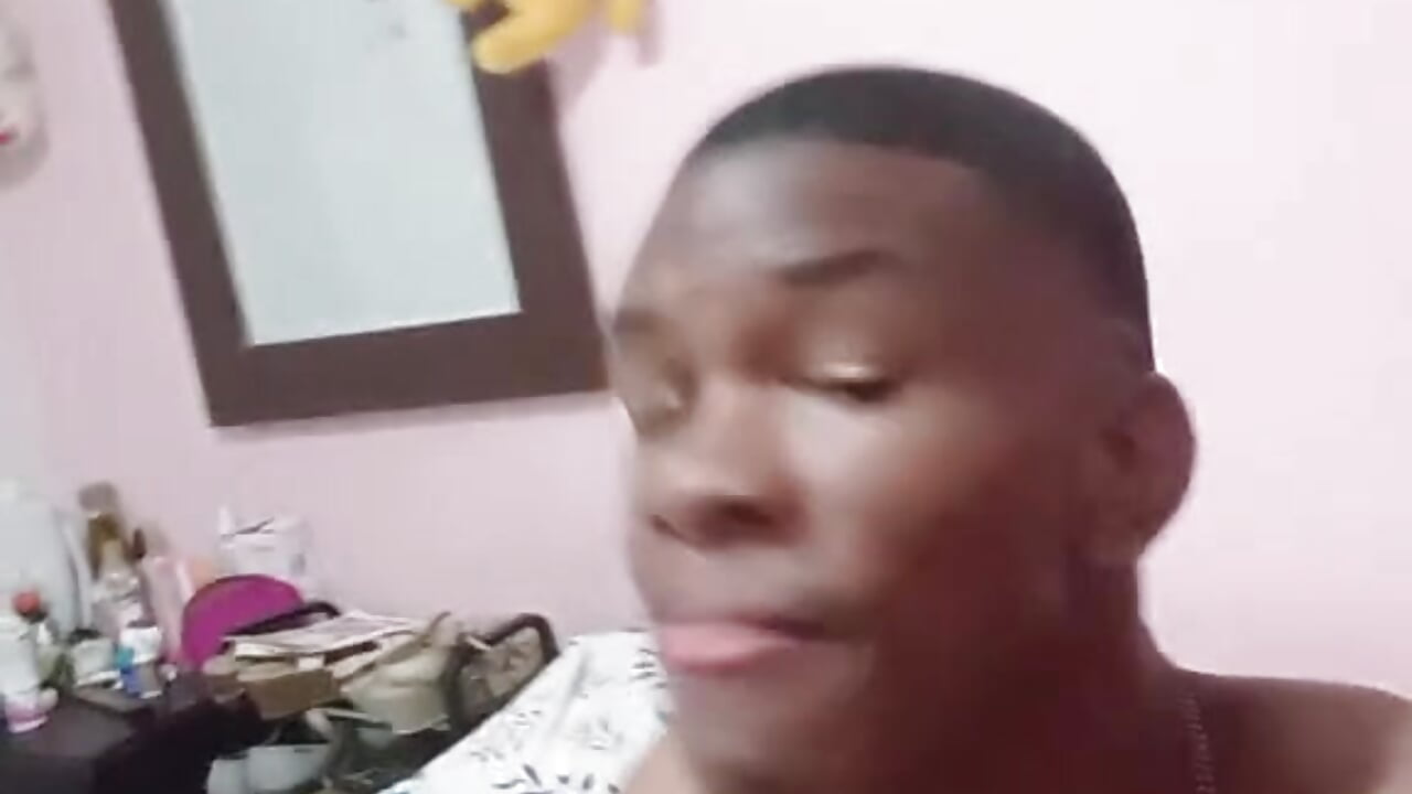 About me - vidéo du modèle de showcams Black-Deib